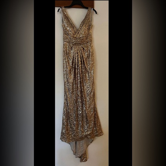Gold sequin gown - Picture 2 of 5